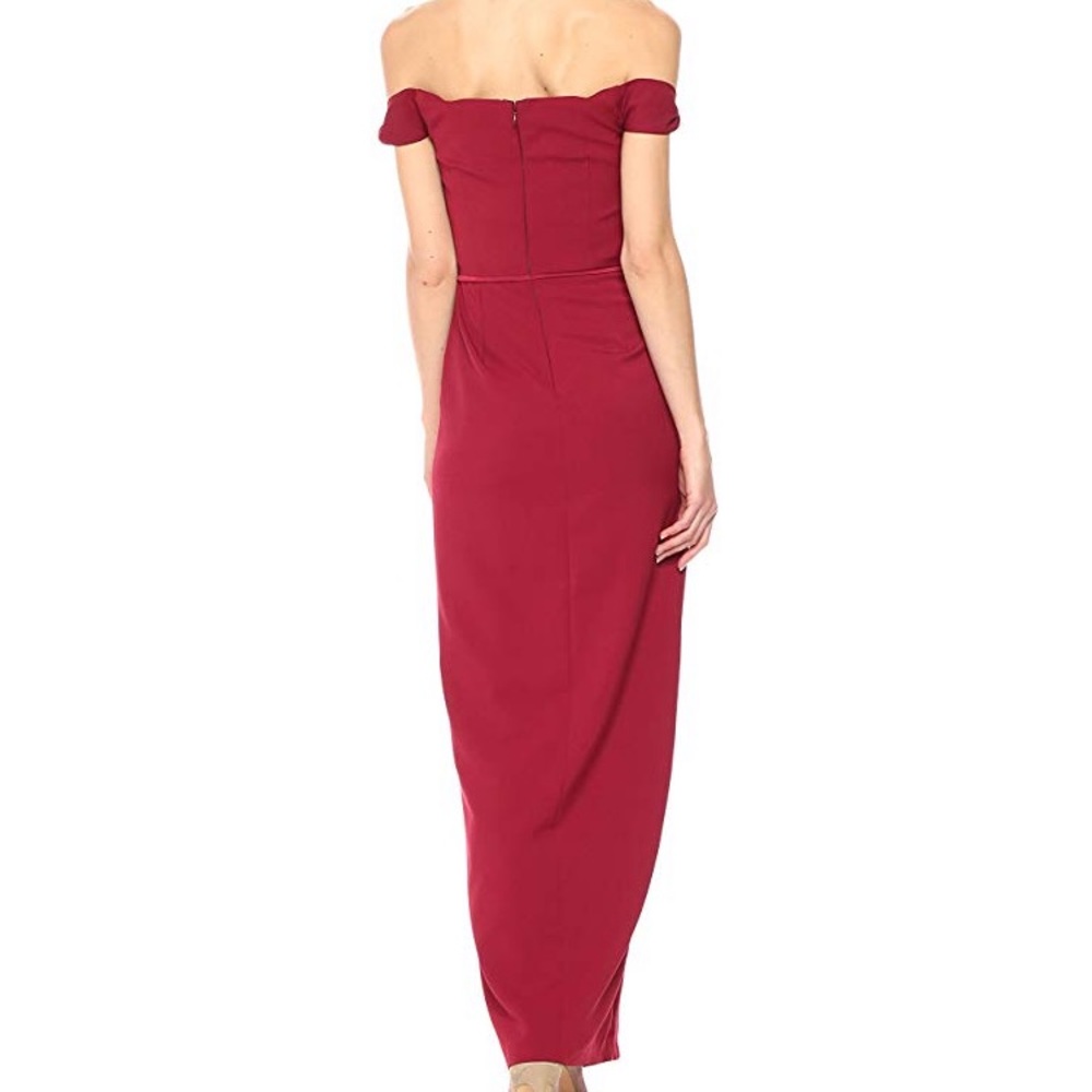 ❗️SALE❗️JS Collections Red Sweetheart Gown - Picture 2 of 4